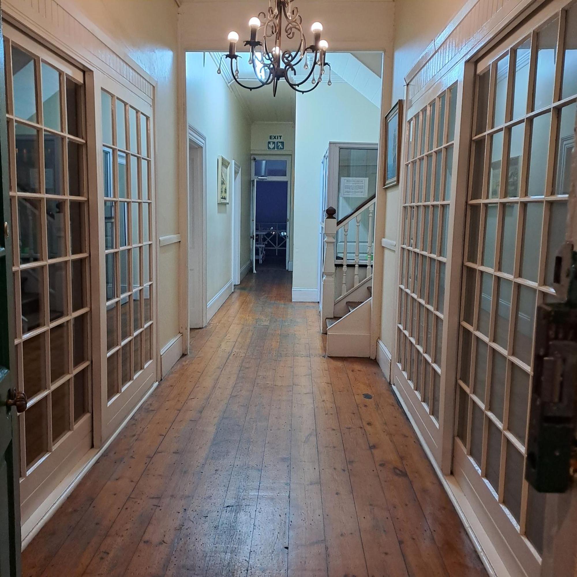 Green Door Guesthouse Моссел-Бей Экстерьер фото