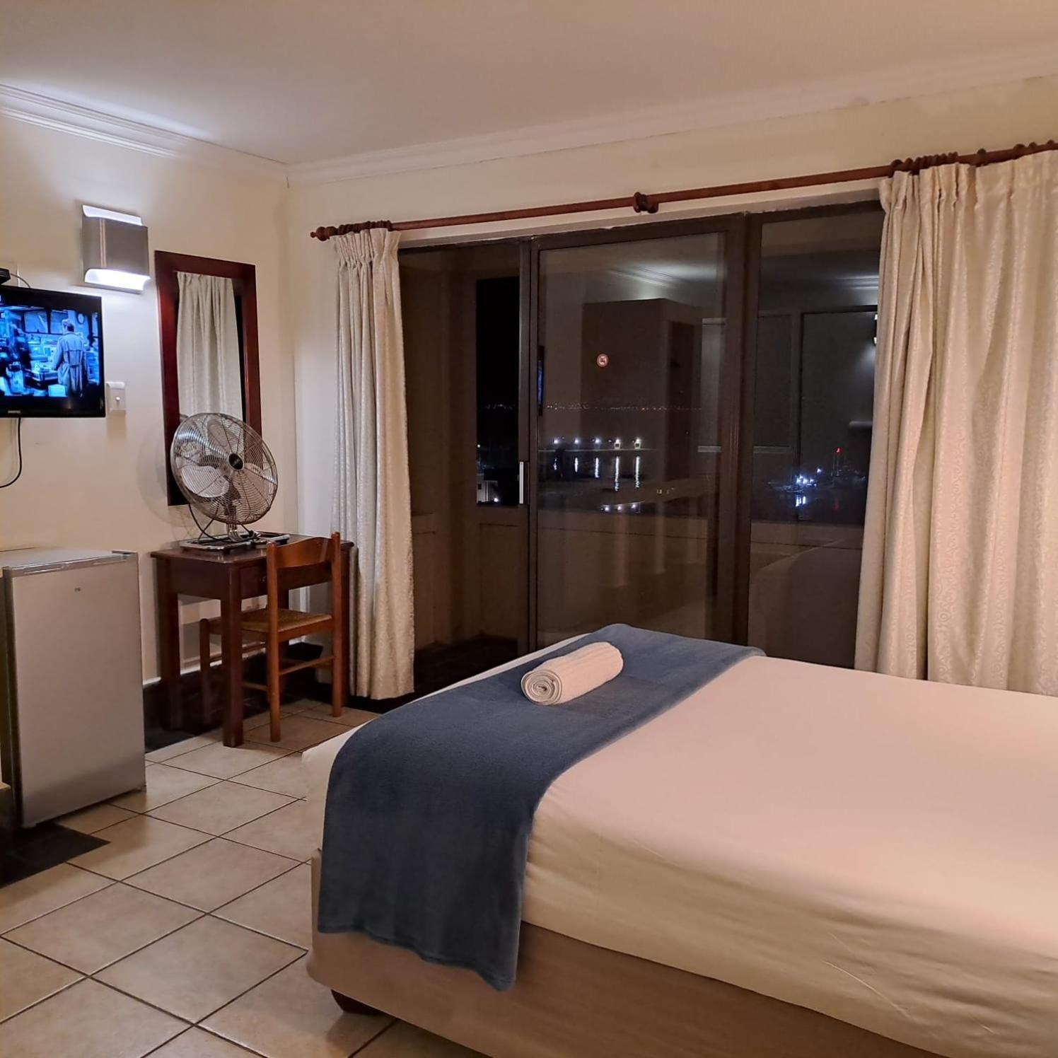 Green Door Guesthouse Моссел-Бей Номер фото